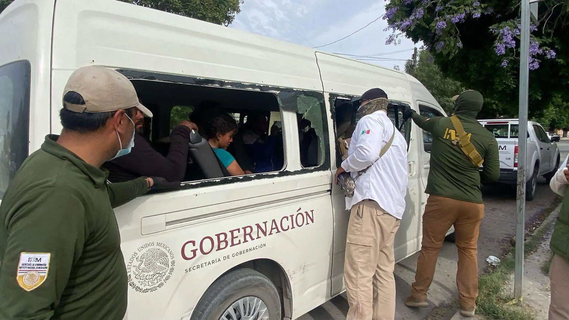 Migrantes y elementos del INM se enfrentan en Gómez Palacio por operativo fallido